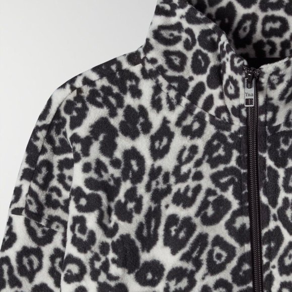 TNA Polar 1/2 Zip Sweater Leopard-print fleece sweater Snow Leopard Size M - Picture 4 of 8